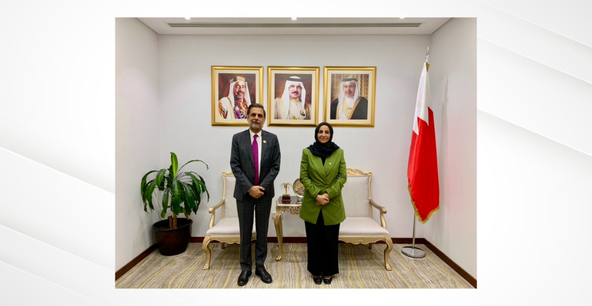 وزيرة الصحة: الإنجازات النوعية التي يحققها أبناء مملكة البحرين في شتى القطاعات خاصة القطاع الصحي تعكس الحرص الدائم على مواصلة التطوير بما يرسخ مكانة المملكة على مختلف الصعد